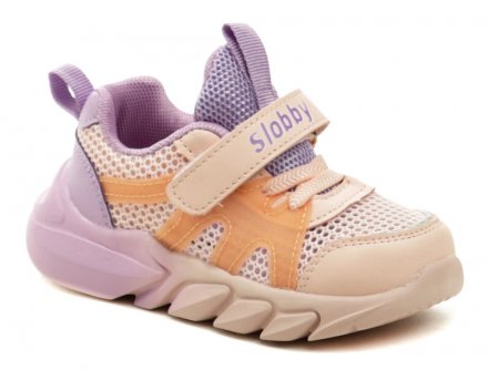 Detská letná vychádzková obuv so zapínaním na suchý zips, vyrobená z kombinácie textilného a syntetického materiálu.