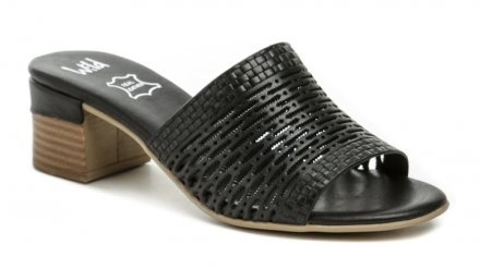 Dámska letná vychádzková obuv typu nazúvaky na podpätku. Obuv je vyrobená z pravej prírodnej kože.