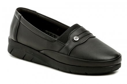 Dámska celoročná vychádzková obuv typu mokasíny, vyrobená z kombinácie pravej prírodnej a syntetickej kože.