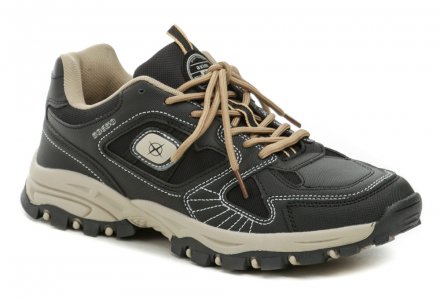 Pánska celoročná vychádzková aj outdoorová obuv, ktorá je vyrobená z kombinácie syntetického a textilného materiálu.