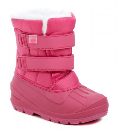 Zimná vychádzková a rekreačná obuv so zapínaním na suchý zips, vyrobená z kombinácie syntetického a textilného materiálu.