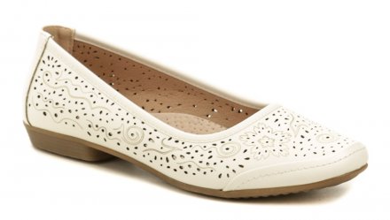 Dámska letná vychádzková obuv na nízkom podpätku, vyrobená z kombinácie syntetickej a prírodnej kože.