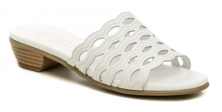 Dámska letná vychádzková nazúvacia obuv s voľnou špicou na nízkom podpätku. Obuv je vyrobená z pravej prírodnej kože.