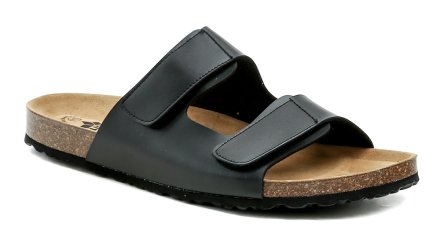 Pánska domáca a prezúvková nazúvacia obuv, vyrobená z pravej prírodnej kože v kombinácii s textilným a syntetickým materiálom.