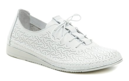 Dámska letná vychádzková obuv na šnurovanie. Obuv je celá vyrobená z pravej prírodnej kože.