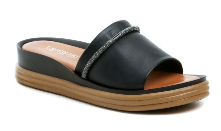 Dámska letná vychádzková obuv typu nazúvaky na kline, vyrobená kompletne z pravej prírodnej kože.