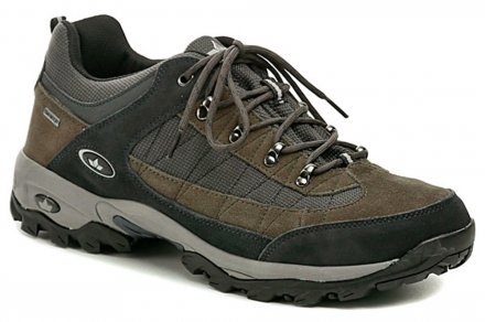 Pánska celoročná trekingové aj vychádzková obuv značky Lico na šnurovanie šnúrkami, vyrobená z kombinácie pravej prírodnej kože a textilného materiálu s membránou Comfortex.