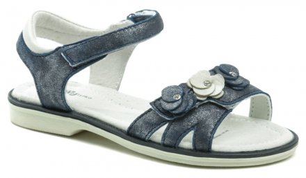 Dievčenské letné rekreačná obuv so zapínaním na opasok so suchým zipsom, vyrobená zo syntetickej kože v kombinácii s prírodnou kožou na stielke. Priehlavkový aj členkový pásik je nastaviteľný pomocou pásky so suchým zipsom.