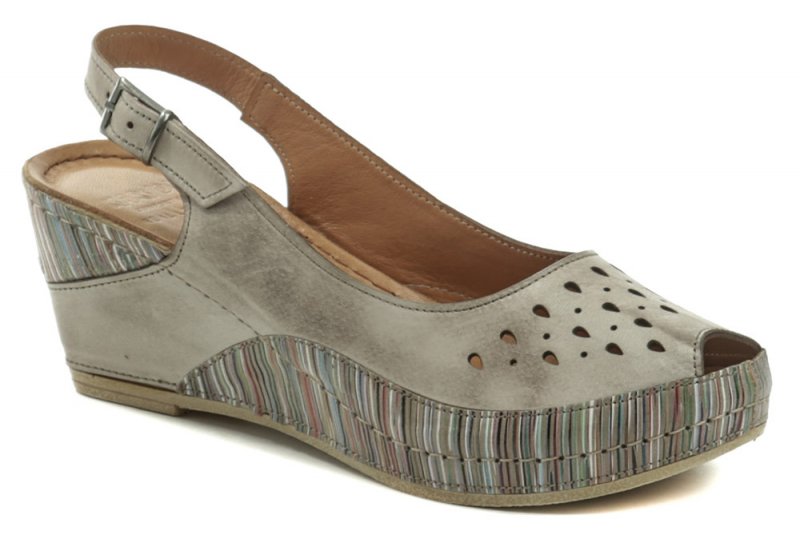 Karyoka 1501 béžové dámske sandále na kline | ARNO-obuv.sk - obuv s tradíciou