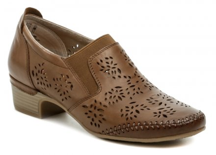 Dámska letná vycházková obuv na stabilnom podpatku. Obuv je vyrobená z pravej prírodnej kože.