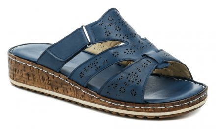 Dámska letná vychádzková obuv typu nazúvaky. Obuv je vyrobená z pravej prírodnej kože.