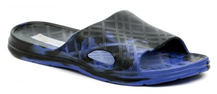 Pánska letná rekreačná nazúvacia plážová obuv, vyrobená zo syntetického materiálu.
