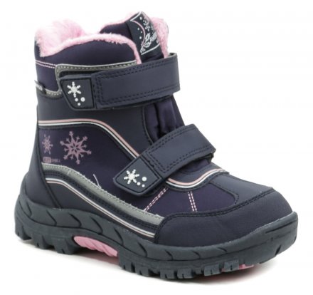 Detská zimná vychádzková členková obuv so zapínaním na suchý zips, vyrobená z kombinácie textilného SOFTSHELL materiálu s membránou WATERPROOF.