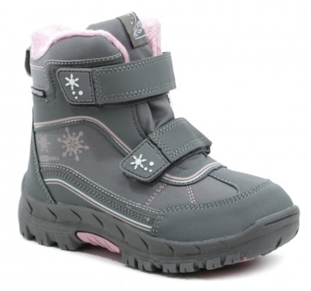Detská zimná vychádzková členková obuv so zapínaním na suchý zips, vyrobená z kombinácie textilného SOFTSHELL materiálu s membránou WATERPROOF.