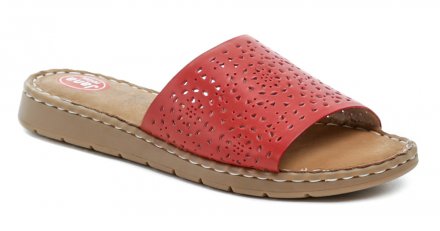 Dámska letná nazúvacia obuv. Nazúvaky sú vyrobené z kombinácie pravej prírodnej kože a textilného materiálu.