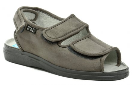 Pánska letná vychádzková zdravotné ortopedická a diabetická obuv typu sandále so zapínaním na suchý zips, vyrobená z textilného materiálu.