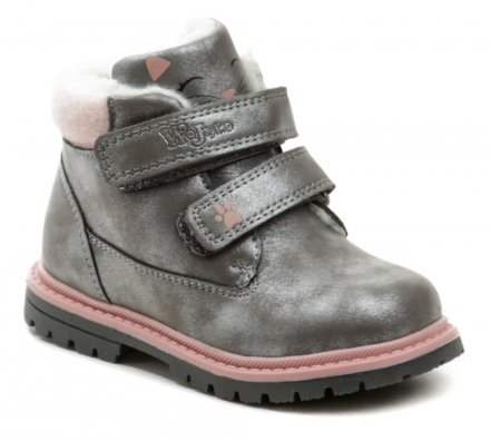 Detská zimná členková obuv so zalepovaním na suchý zips, vyrobená zo syntetického materiálu a vo vnútri vybavená textilným chlpatým kožúškom.